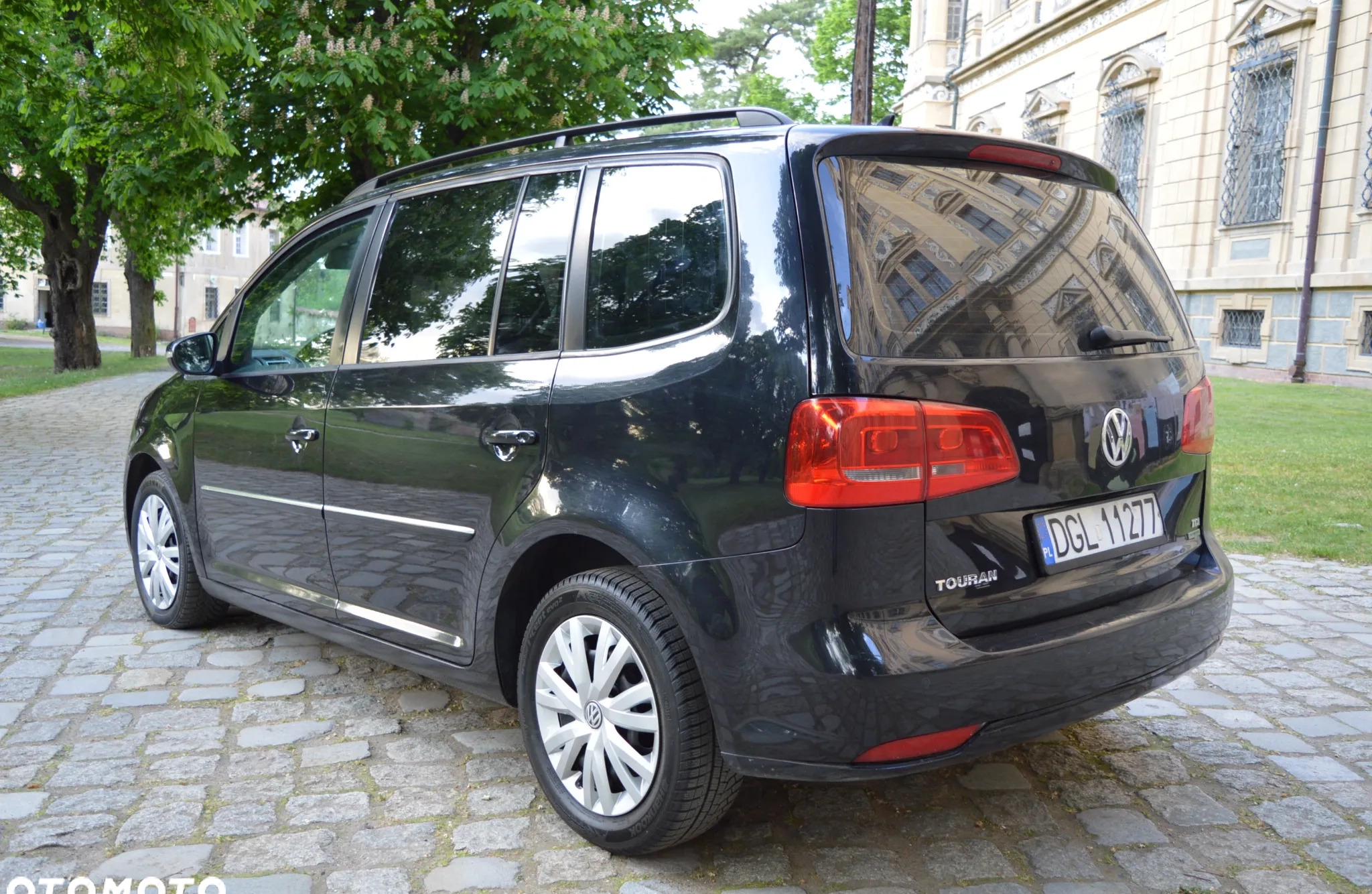 Volkswagen Touran cena 23700 przebieg: 306000, rok produkcji 2011 z Świebodzin małe 56